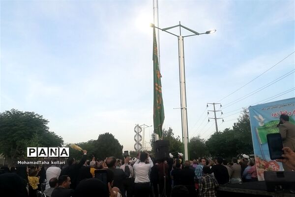 آیین اهتزاز پرچم مطهر حرم رضوی در ورامین