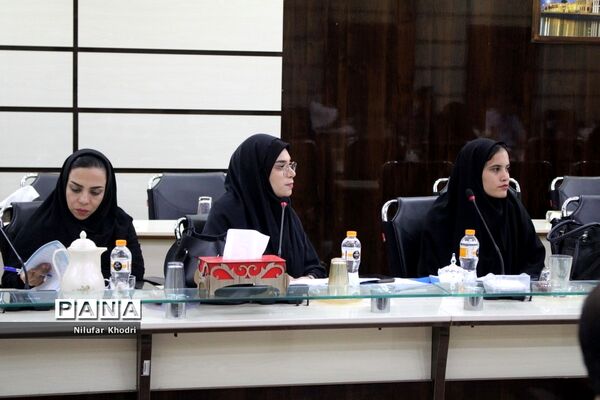 جلسه هم‌اندیشی طرح دانش‌آموز تراز انقلاب اسلامی در بوشهر