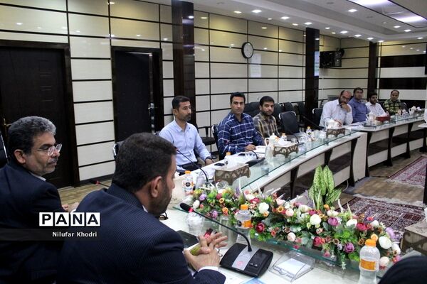 جلسه هم‌اندیشی طرح دانش‌آموز تراز انقلاب اسلامی در بوشهر