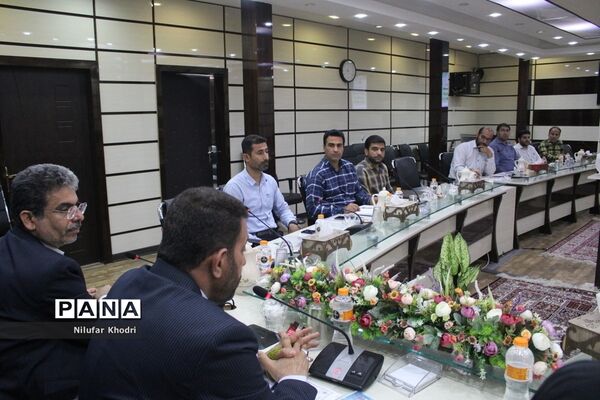جلسه هم‌اندیشی طرح دانش‌آموز تراز انقلاب اسلامی در بوشهر