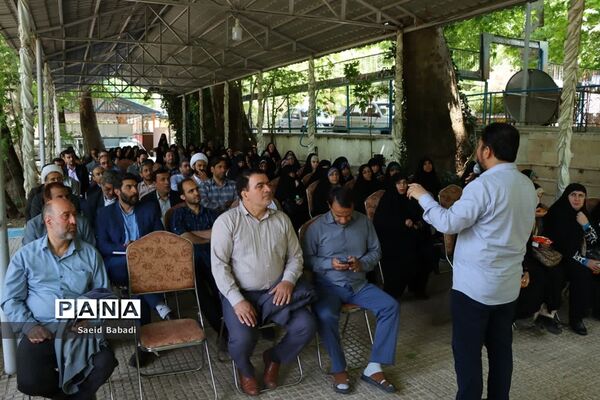 کاردوی تحولی مشاوران و مربیان پرورشی مدارس قم در اردوگاه شهید باهنر تهران