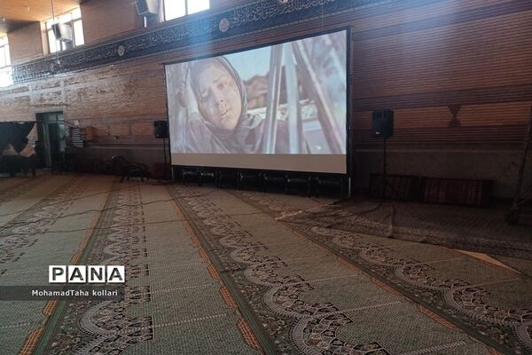 اکران فیلم دسته دختران در مصلی شهر جوادآباد