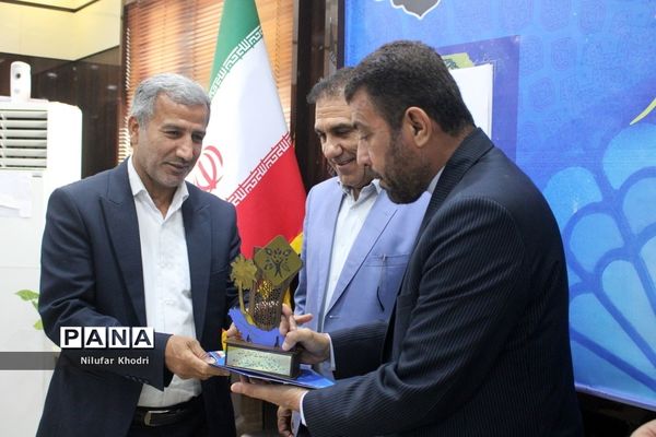 آیین تقدیر از فعالان حوزه معاونت آموزش متوسطه اداره کل  آموزش و پرورش استان بوشهر