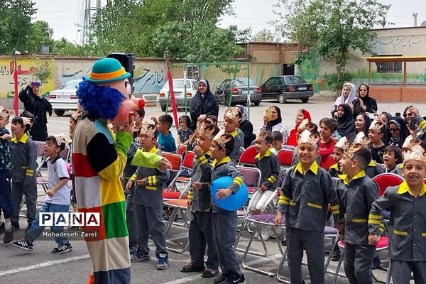 برگزاری مراسم جشن الفبا در مدرسه شهدای غزه شهرستان‌قرچک