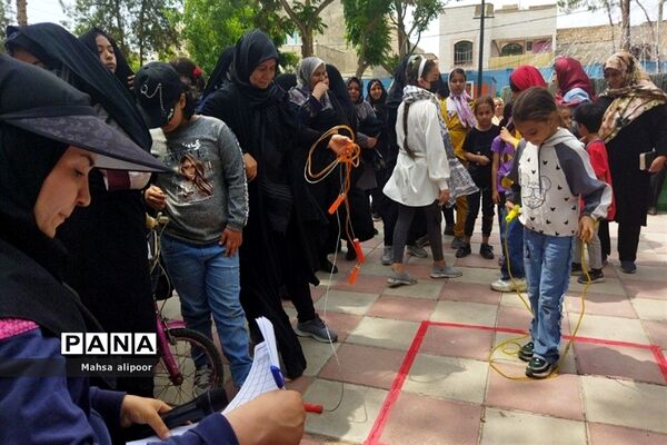 برگزاری جشن بزرگ دختران آینه در پارک بانوان شهرستان قرچک