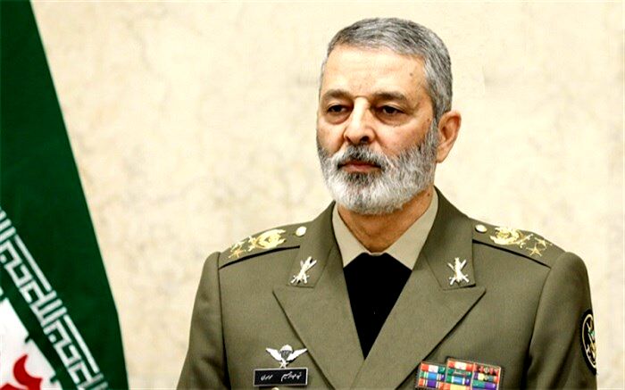 دفاع مقدس در ابعاد فرهنگی، اقتصادی، سیاسی و حتی نظامی هنوز باقی است