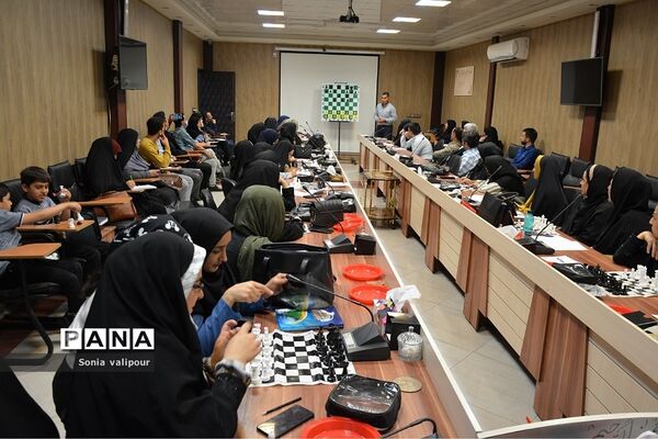 برگزاری کارگاه شطرنج در اداره آموزش و پرورش بهارستان۲