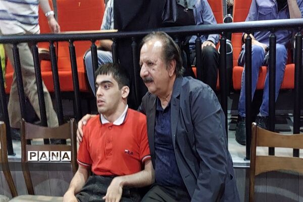 اکران مردمی مستند رضای رضوان در پردیس سینمایی مجتمع مهر کوهسنگی