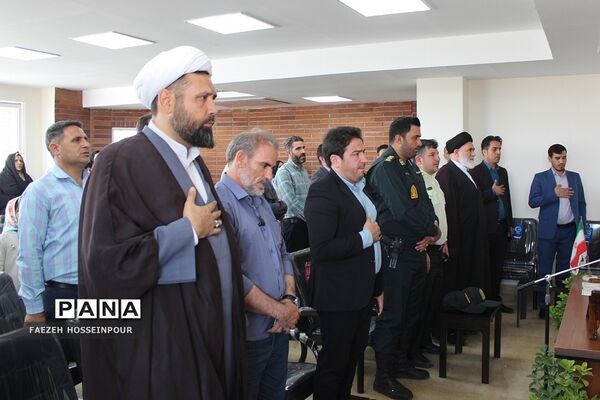 تجلیل از دانش‌آموزان برتر مدارس اورین بهارستان‌2 به‌مناسبت دهه کرامت