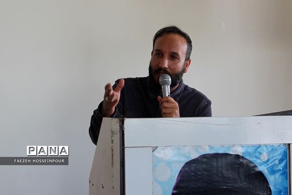 تجلیل از دانش‌آموزان برتر مدارس اورین بهارستان‌2 به‌مناسبت دهه کرامت