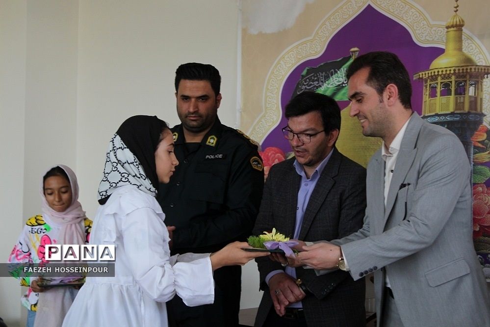 تجلیل از دانش‌آموزان برتر مدارس اورین بهارستان‌2 به‌مناسبت دهه کرامت