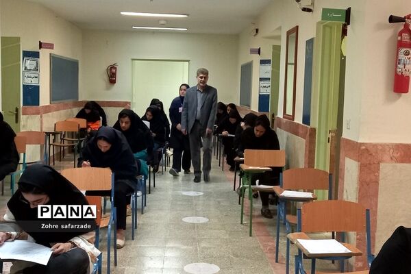 بازدید رئیس مرکز سنجش و پایش وزارت آموزش و پرورش از حوزه‌های اجرای امتحانات نهایی خردادماه رودهن