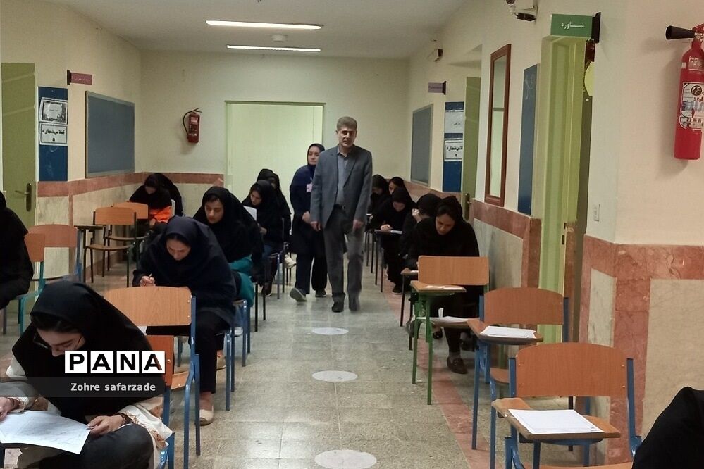 بازدید رئیس مرکز سنجش و پایش وزارت آموزش و پرورش از حوزه‌های اجرای امتحانات نهایی خردادماه رودهن