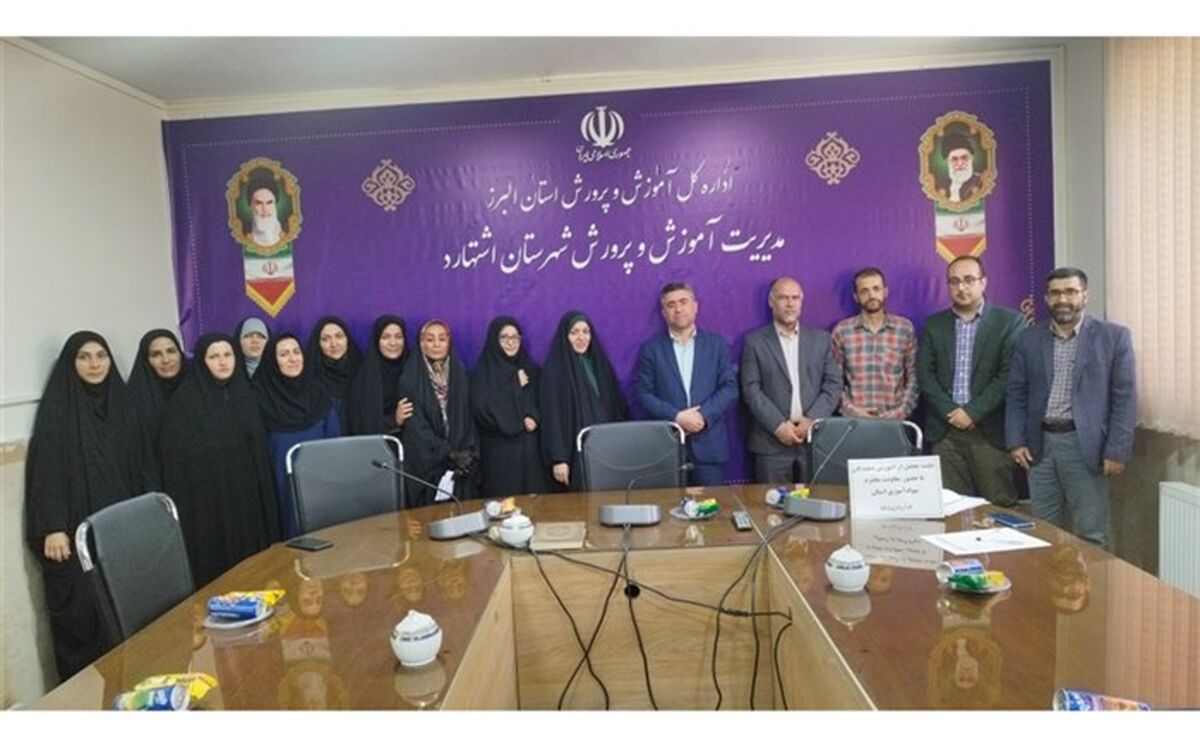 آموزش‌دهندگان، جهادگران گمنام و بی ادعا هستند