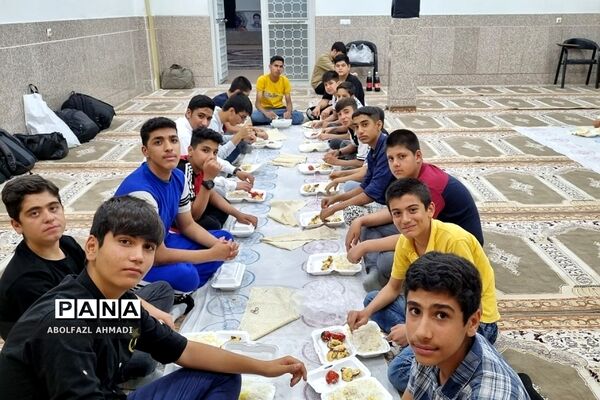 اردوی آموزشی دانش‌آموزان در حوزه علمیه امام صادق(ع)