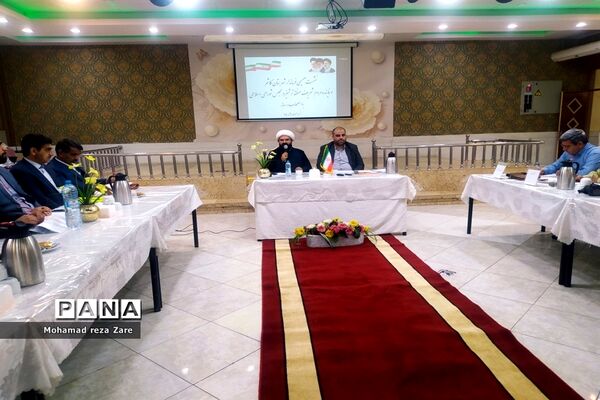 نشست صمیمی فرماندار کاشمر و نماینده ترشیز با اصحاب رسانه