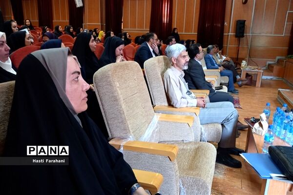 اختتامیه دوره پیش‌دبستانی در شهرستان قرچک