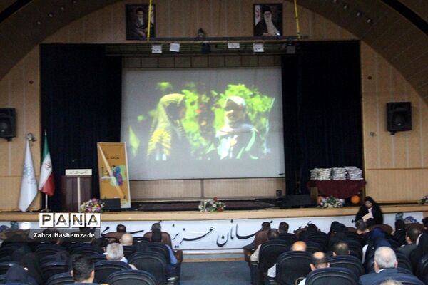 همایش پدر دختری با عنوان دختر بابا به‌مناسبت دهه کرامت در فرهنگسرای ولاء ناحیه یک شهرری