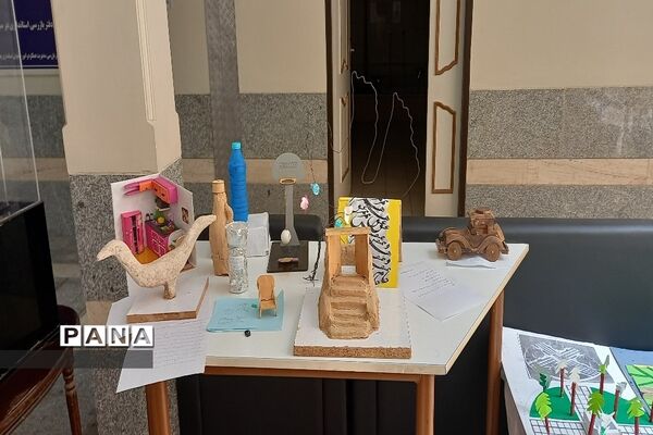نمایشگاه دستاوردهای هنرستان‌های سطح شهرکرد
