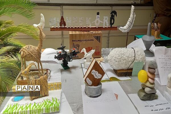 نمایشگاه دستاوردهای هنرستان‌های سطح شهرکرد