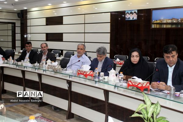 جلسه ستاد ثبت‌نام و شورای معاونان اداره‌کل آموزش و پرورش استان بوشهر