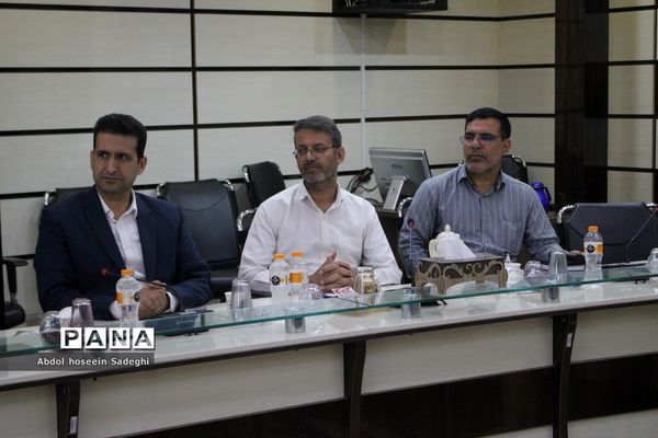 جلسه ستاد ثبت‌نام و شورای معاونان اداره‌کل آموزش و پرورش استان بوشهر