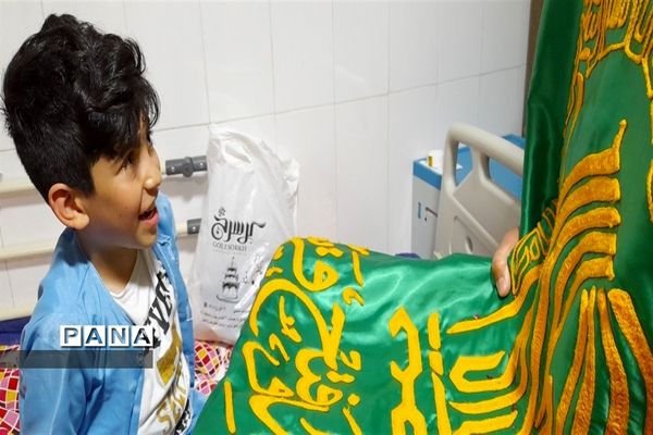 همه زیر سایه خورشید هستیم