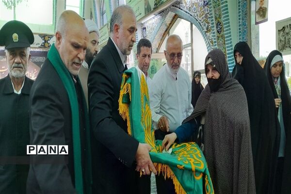 همه زیر سایه خورشید هستیم