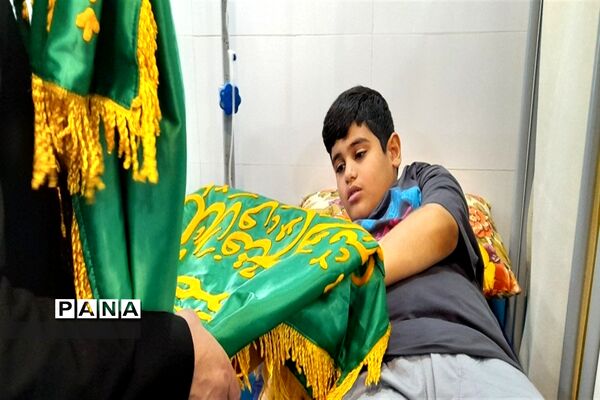 همه زیر سایه خورشید هستیم