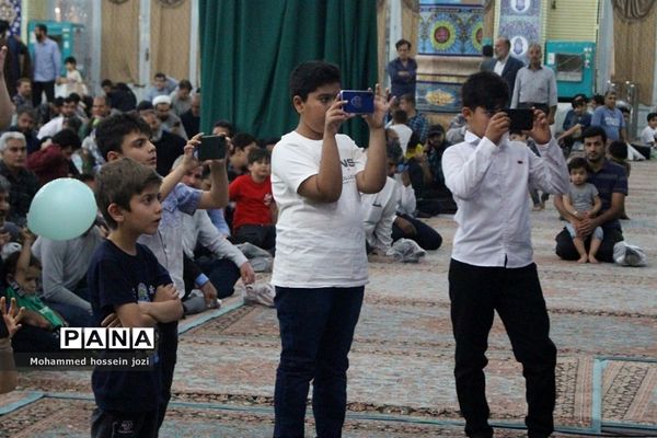 اجتماع خانوادگی خادمیاران رضوی در مسجد جمکران