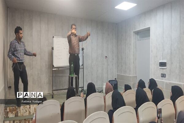 برگزاری دوره سه‌روزه  توانمندسازی مربیان عضو سازمان دانش‌آموزی ناحیه یک یزد