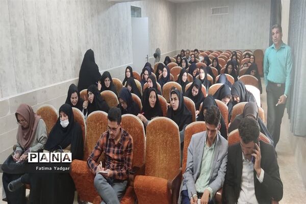 برگزاری دوره سه‌روزه  توانمندسازی مربیان عضو سازمان دانش‌آموزی ناحیه یک یزد