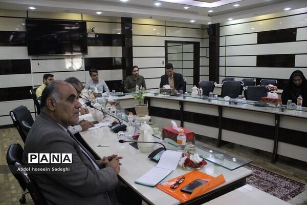 نشست هم‌اندیشی مدیران پژوهش‌سراهای دانش‌آموزی استان بوشهر