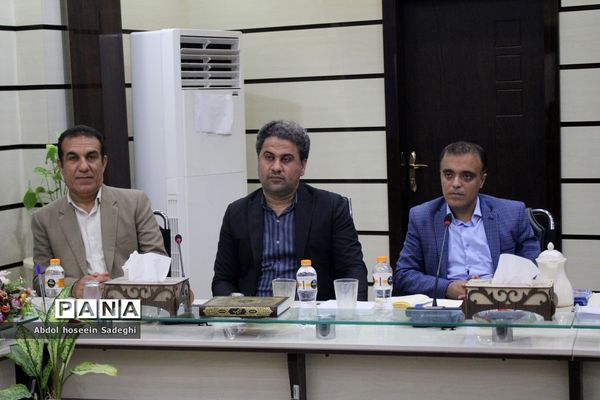 نشست هم‌اندیشی مدیران پژوهش‌سراهای دانش‌آموزی استان بوشهر