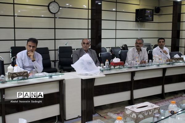 نشست هم‌اندیشی مدیران پژوهش‌سراهای دانش‌آموزی استان بوشهر