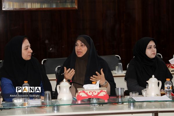 نشست هم‌اندیشی مدیران پژوهش‌سراهای دانش‌آموزی استان بوشهر