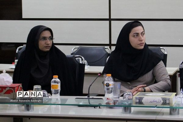 نشست هم‌اندیشی مدیران پژوهش‌سراهای دانش‌آموزی استان بوشهر