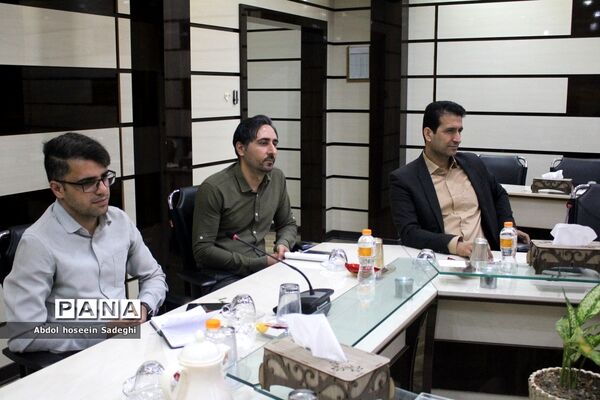 نشست هم‌اندیشی مدیران پژوهش‌سراهای دانش‌آموزی استان بوشهر