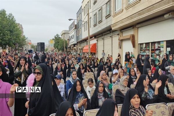 کاروان زیر سایه خورشید