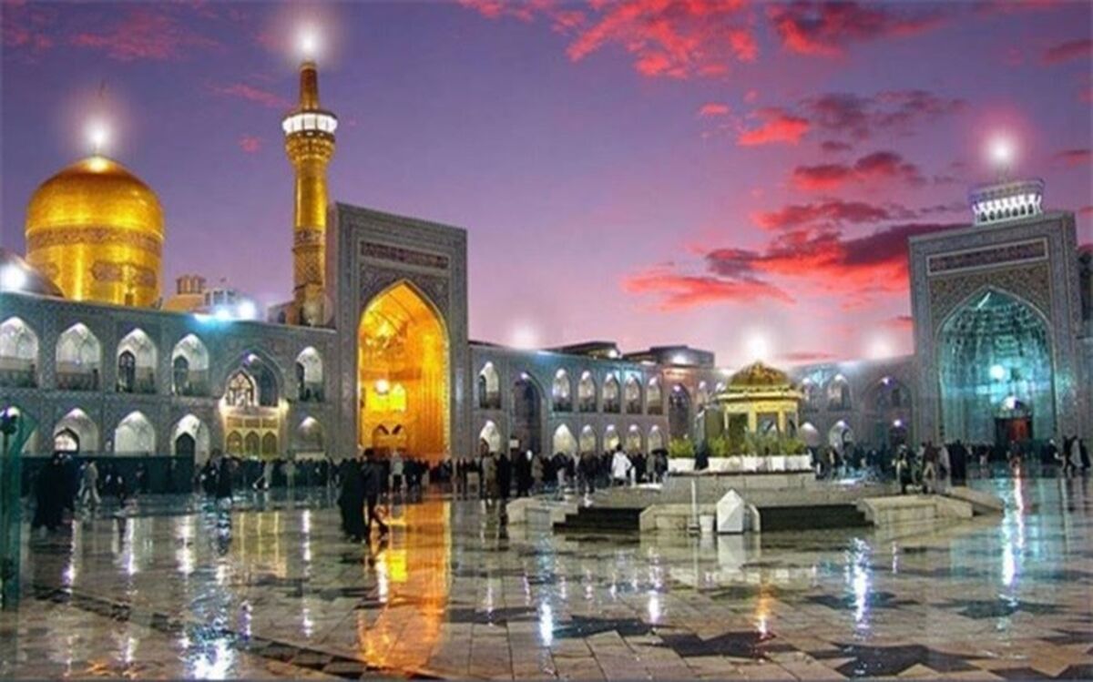 زیارت نیابتی دانش‌آموزان عضو سازمان دانش‌آموزی  در حرم مطهر رضوی/فیلم