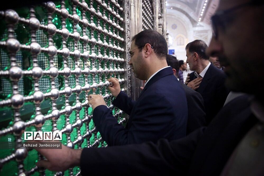 تجدید بیعت وزیر آموزش و پرورش با آرمان‌های امام راحل و ادای احترام به مقام شامخ شهیدان رجایی و باهنر