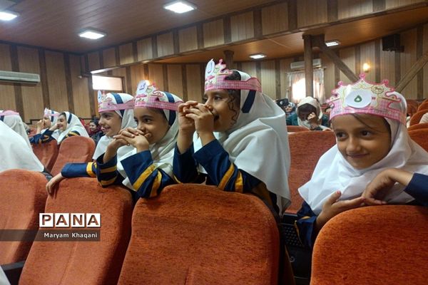 برگزاری جشن الفبا دانش‌آموزان ابتدایی ناحیه 3  شیراز