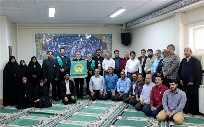 مراسم پرچم‌گردانی پرچم بارگاه مقدس امام رضا(ع) در آموزش و پرورش منطقه 7