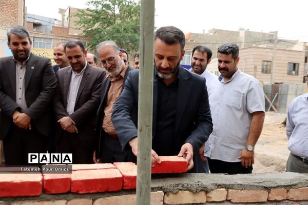 آئین افتتاح و خشت‌گذاری مدارس خیرساز در اسلامشهر
