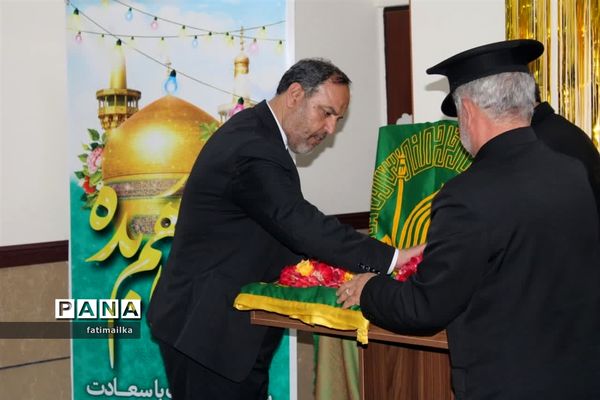برگزاری آیین پرچم‌گردانی حرم مطهر امام‌رضا(ع) در آموزشگاه امام‌رضا(ع) فیروزکوه