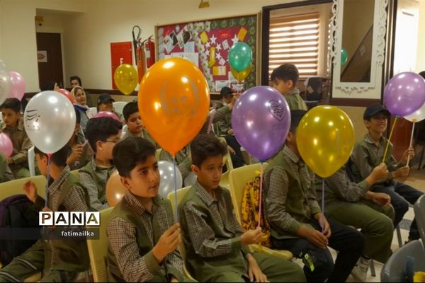 برگزاری آیین پرچم‌گردانی حرم مطهر امام‌رضا(ع) در آموزشگاه امام‌رضا(ع) فیروزکوه