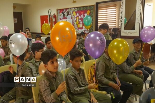 برگزاری آیین پرچم‌گردانی حرم مطهر امام‌رضا(ع) در آموزشگاه امام‌رضا(ع) فیروزکوه