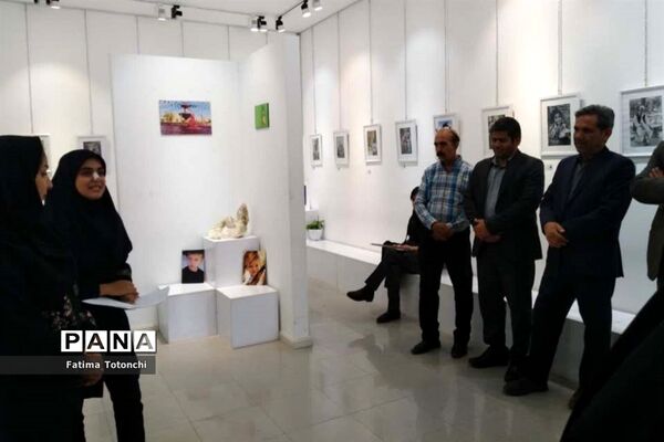 برپایی نمایشگاه عکس در اداره‌کل آموزش و پرورش استان فارس