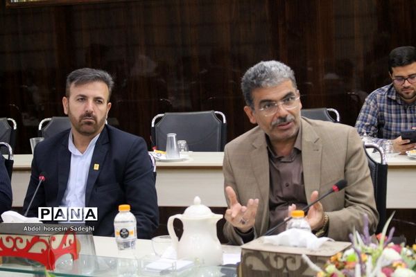 جلسه گروه بهبود کیفیت سواد‌آموزی آموزش و پرورش استان بوشهر