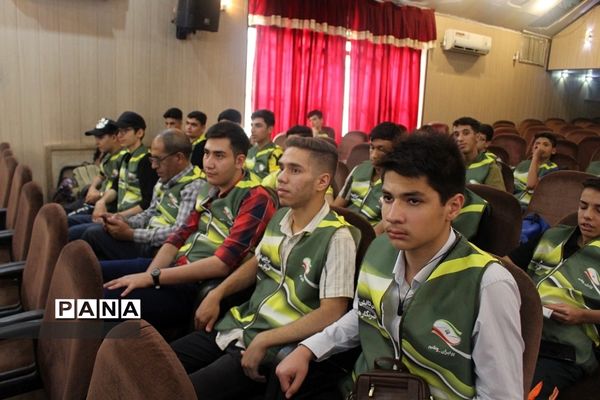 تجلیل از  دانش‌آموز خبرنگاران پسر پانا شهرستان‌های استان‌تهران  به‌مناسبت روز خبرنگار